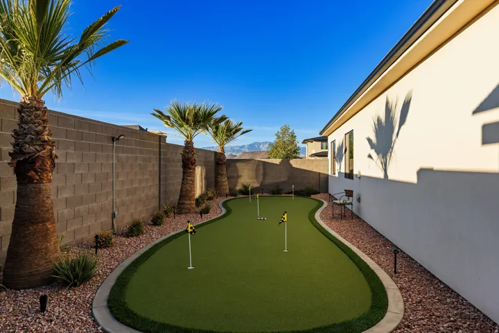 5 Hole Mini Putt with Gorgeous Views