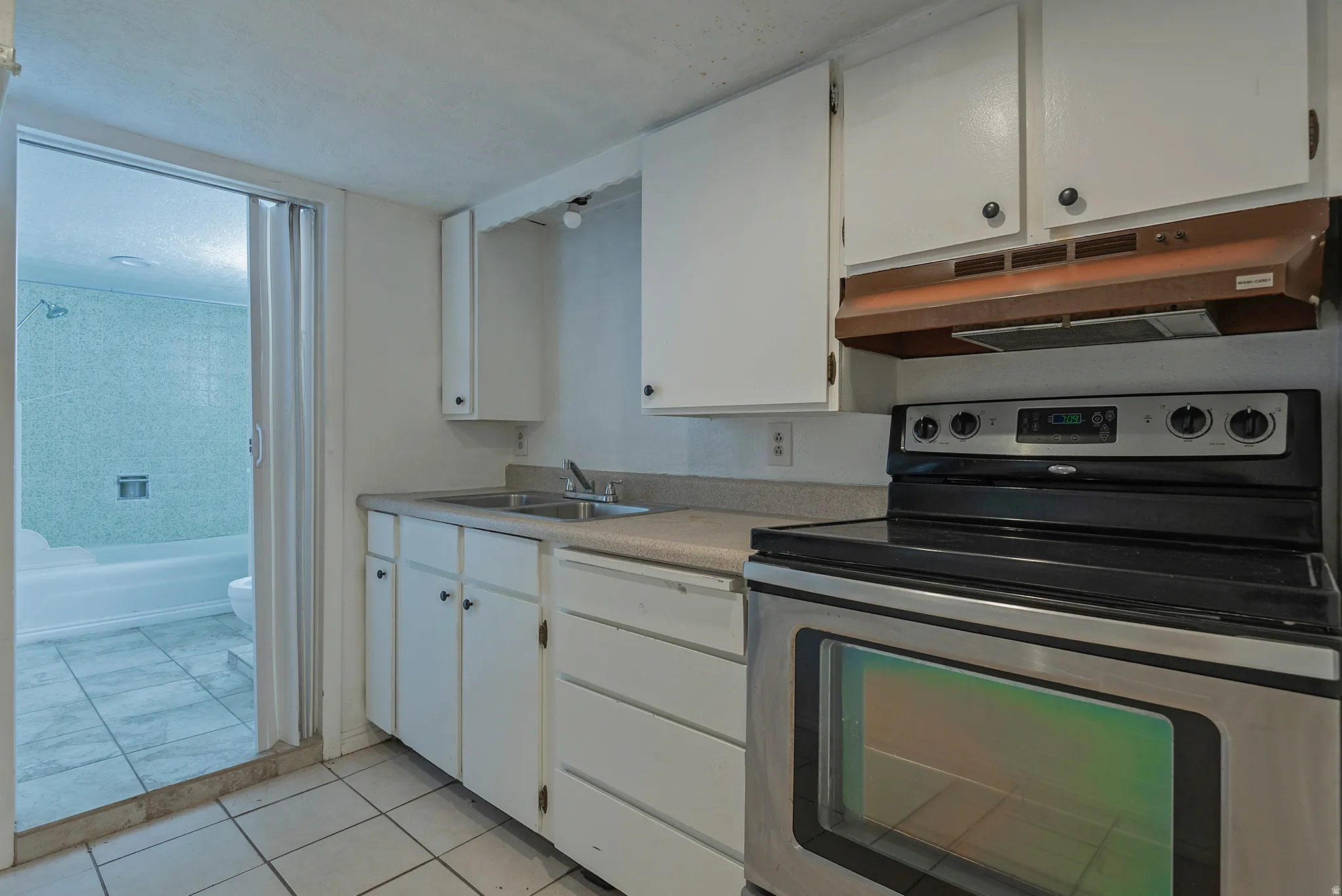2nd Kitchen in Basement
