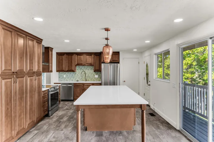 221 Skyline Dr, Tooele, Utah 84074