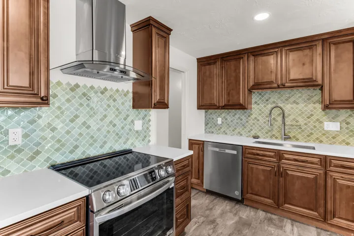 221 Skyline Dr, Tooele, Utah 84074