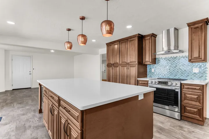 221 Skyline Dr, Tooele, Utah 84074