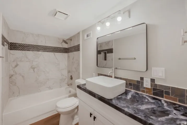 1384 W Countrywood Ln, West Jordan, Utah 84088