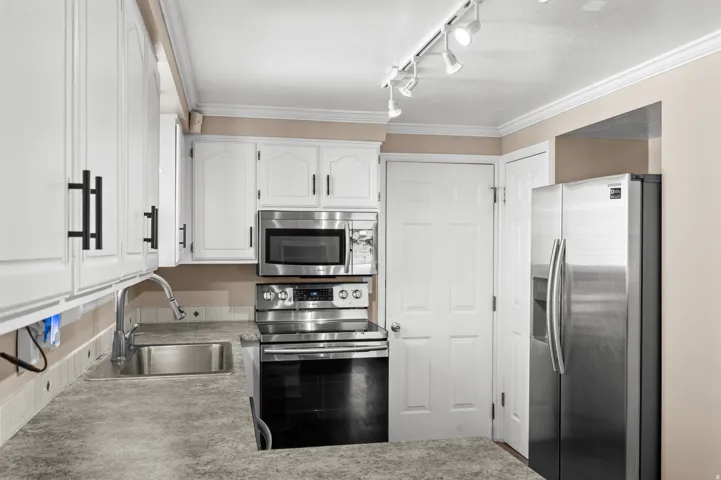 2275 W Pauline Way, West Jordan, Utah 84088