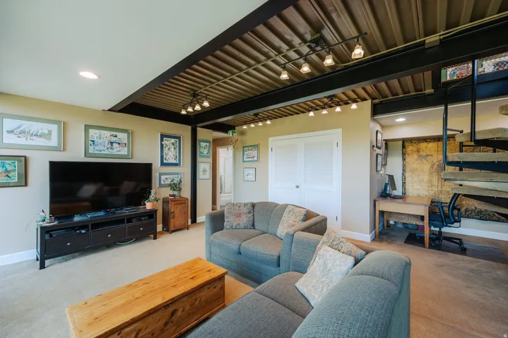 1104 S Mercedes Way, Salt Lake City, Utah 84108