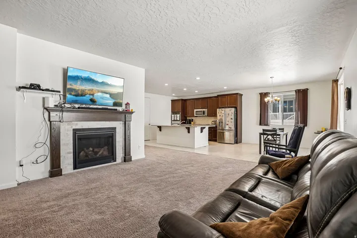 746 W Gladiolus Cir, Saratoga Springs, Utah 84045