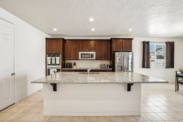 746 W Gladiolus Cir, Saratoga Springs, Utah 84045