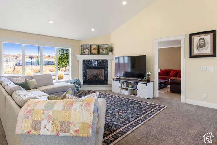 Vaulted ceiling with recessed lighting