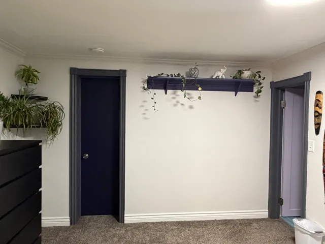 Crown molding with a smooth finish