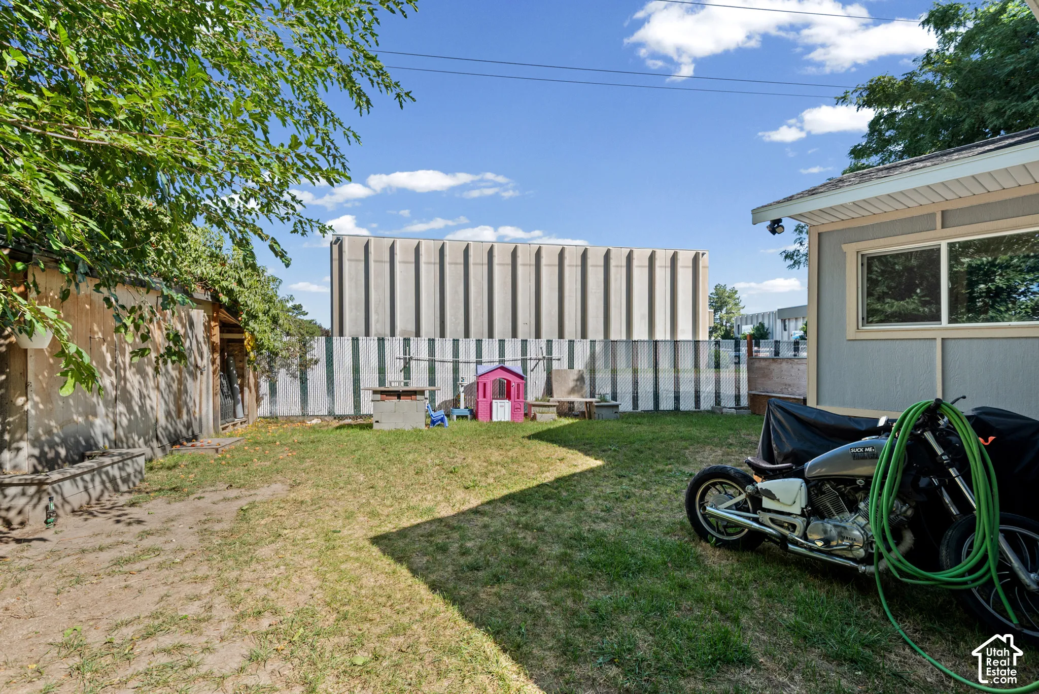 Large secluded and fully fenced yard