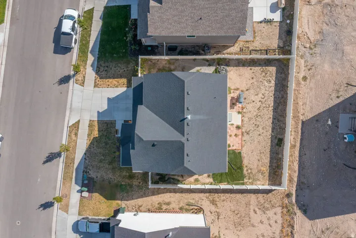 Dark-toned asphalt shingle roof