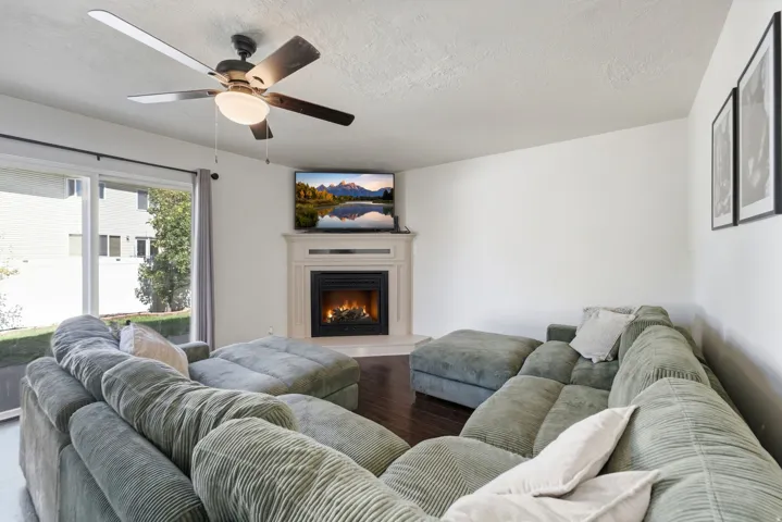 934 W Meadowlark Ln, West Bountiful, Utah 84087