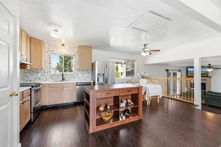934 W Meadowlark Ln, West Bountiful, Utah 84087