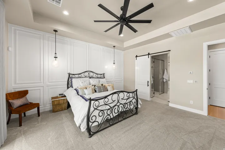 Tray ceiling with recessed lighting