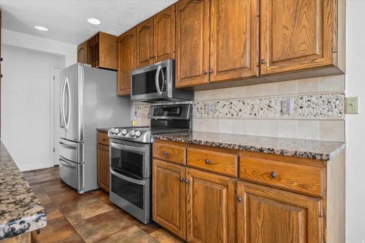 All appliances included.