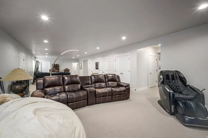 6947 W Granbury Dr, South Jordan, Utah 84009