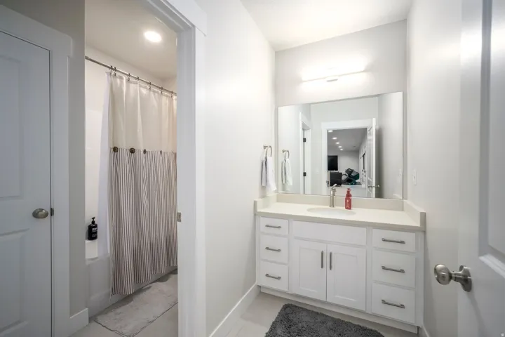 6947 W Granbury Dr, South Jordan, Utah 84009