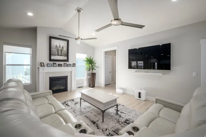 6947 W Granbury Dr, South Jordan, Utah 84009