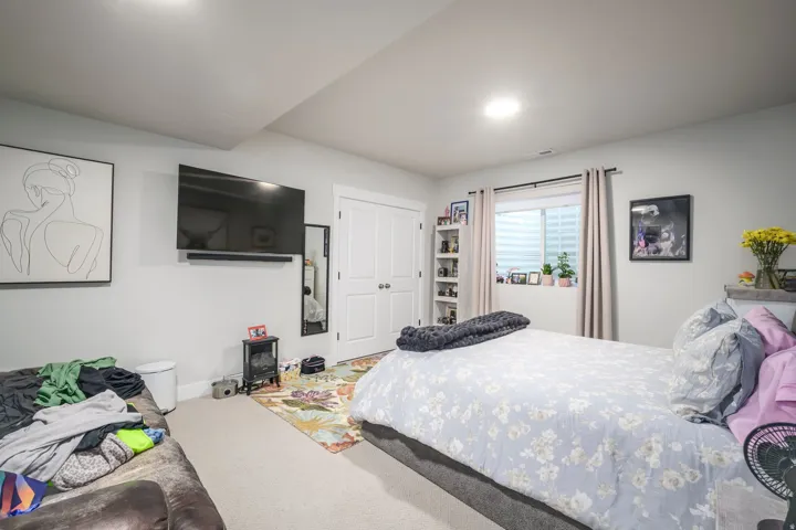 6947 W Granbury Dr, South Jordan, Utah 84009