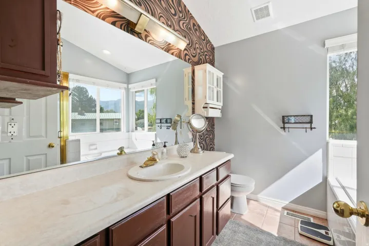 46 N 750 W, Layton, Utah 84041
