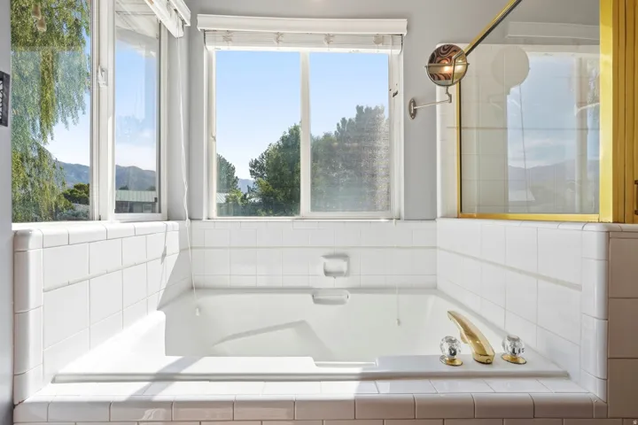 46 N 750 W, Layton, Utah 84041