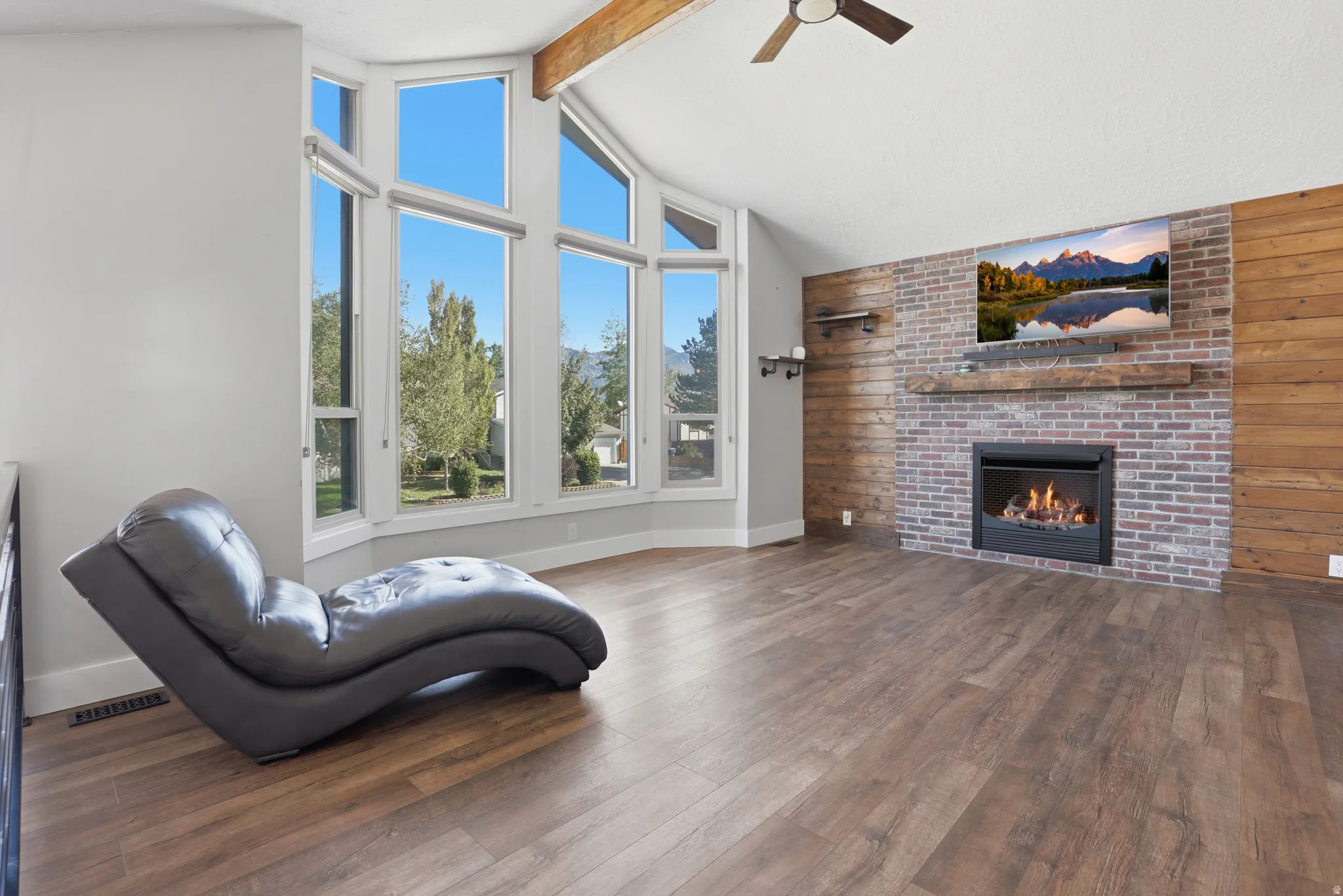 Vaulted ceiling with exposed wood beam