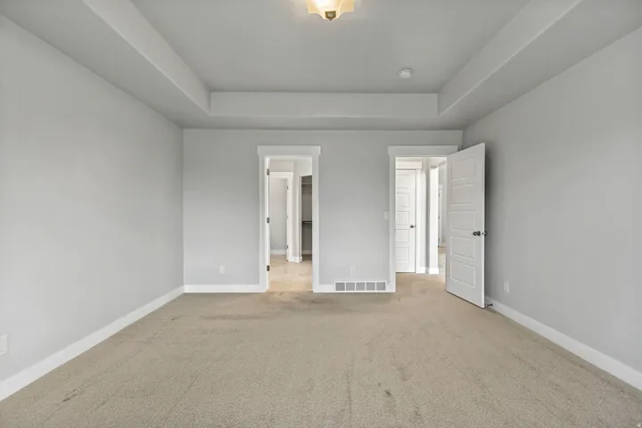 Tray ceiling with recessed lighting