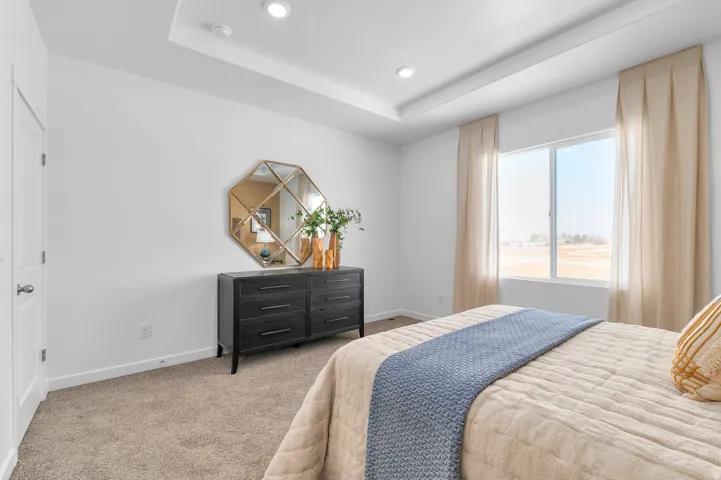 Picture of model Monroe. Not of current listing.