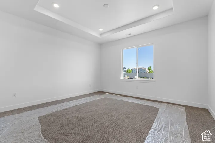 Picture of model Monroe. Not of current listing.
