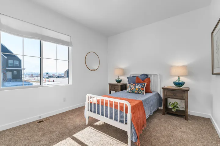Picture of model Monroe. Not of current listing.