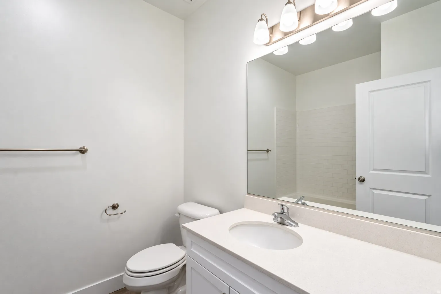 2nd Bathroom