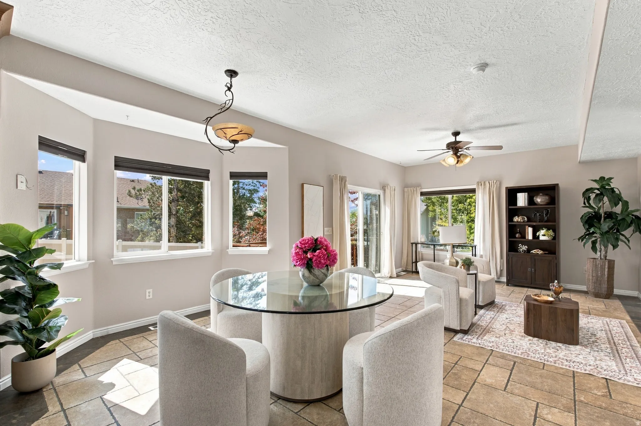 Big bay area for your dining room table