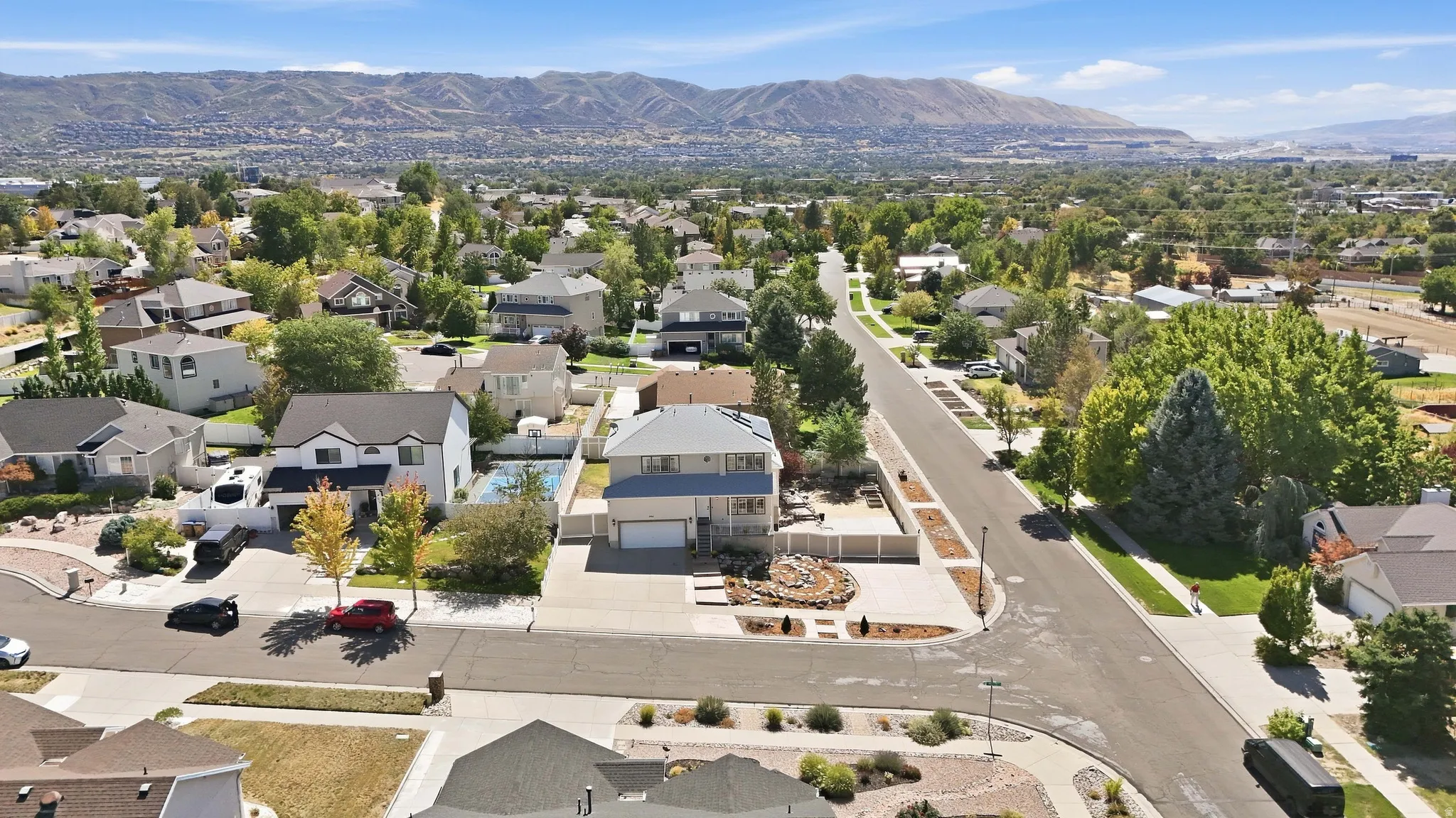 Wonderful, friendly and safe neighborhood.  In Draper and on the border of Sandy.  Beautiful views!