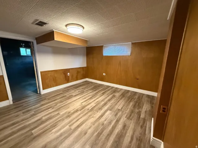 Wood-look flooring with a textured ceiling