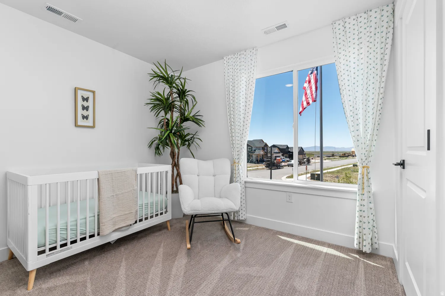 Picture of Model Harmony. Not of current listing.