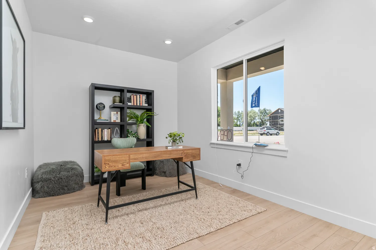Picture of Model Harmony. Not of current listing.
