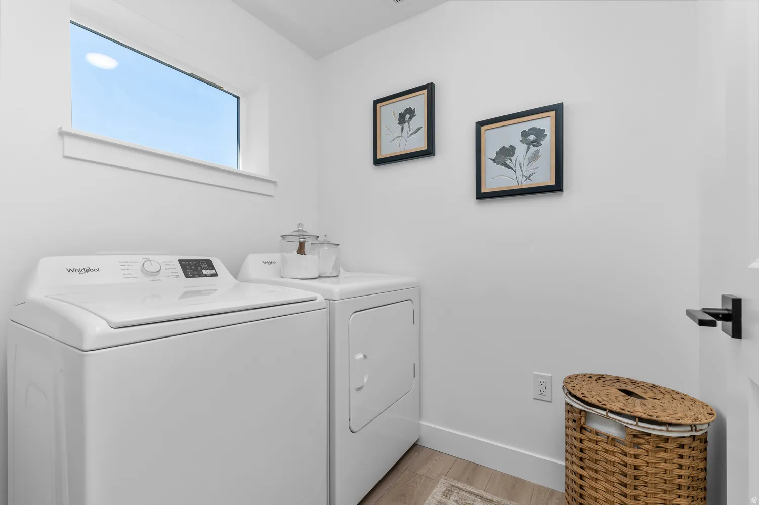 Picture of Model Harmony. Not of current listing.