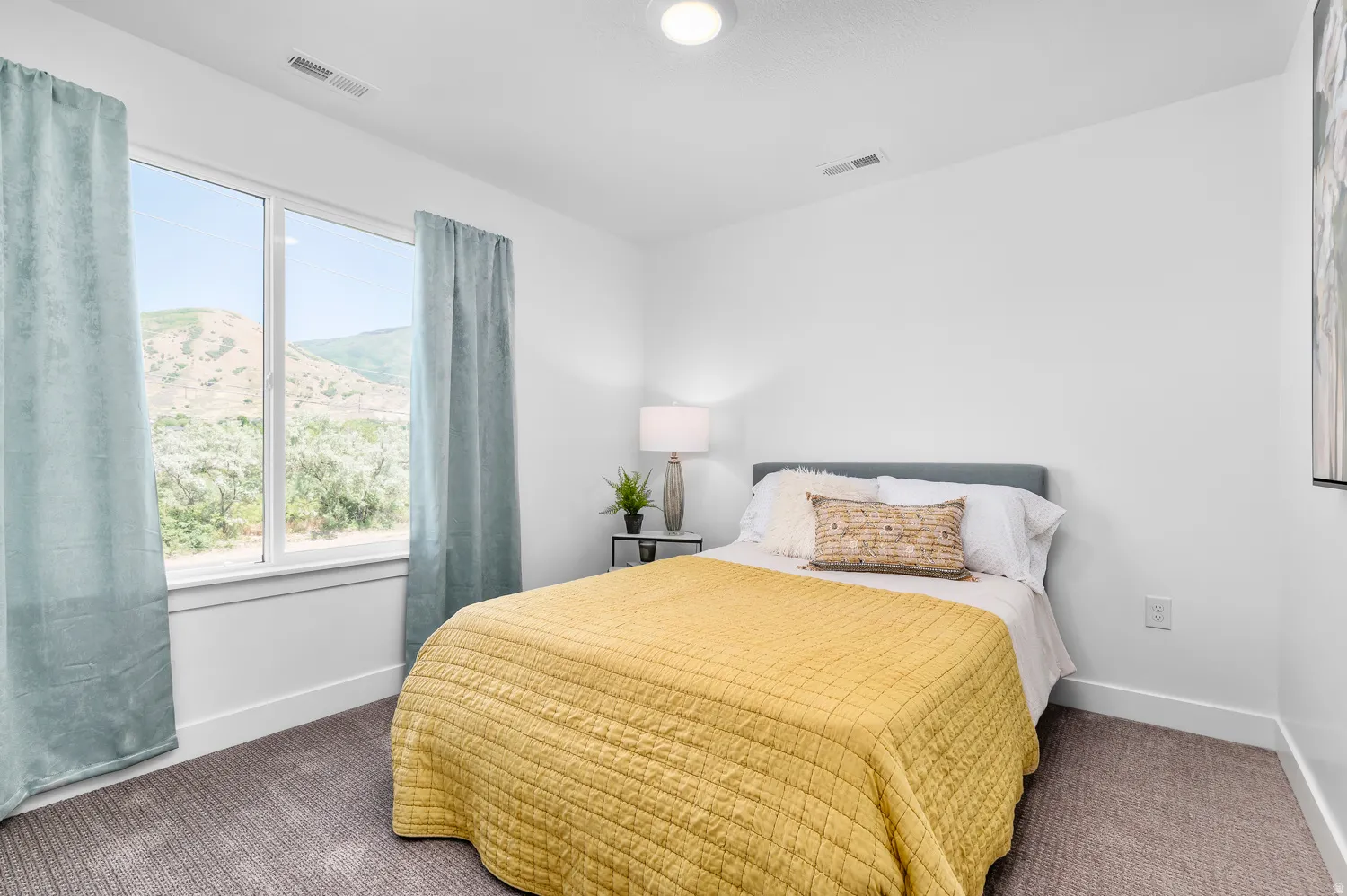 Picture of Model Harmony. Not of current listing.