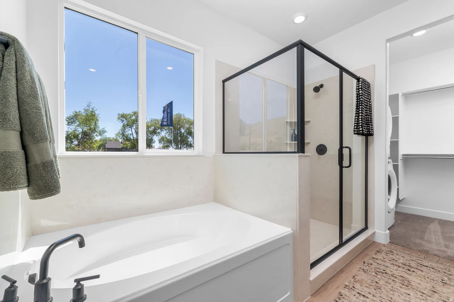 Picture of Model Harmony. Not of current listing.