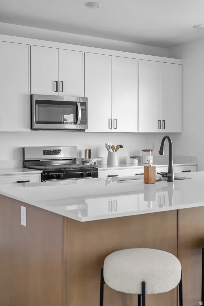 Picture of Model Harmony. Not of current listing.