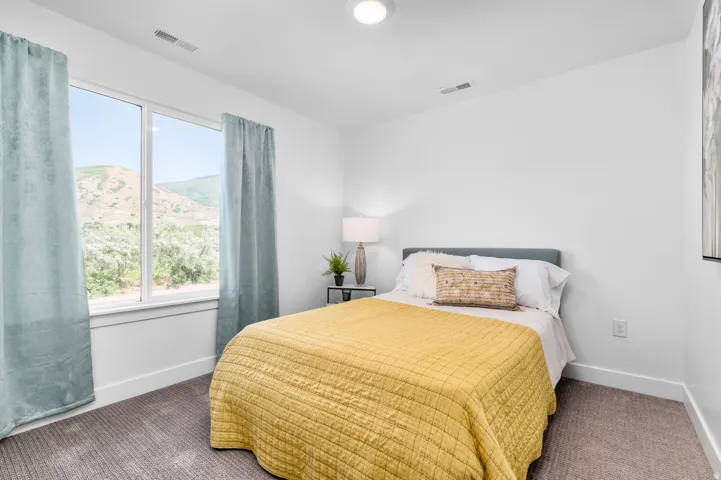 Picture of Model Harmony, not of current listing.