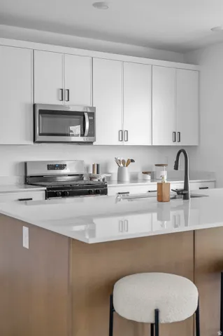 Picture of Model Harmony, not of current listing.
