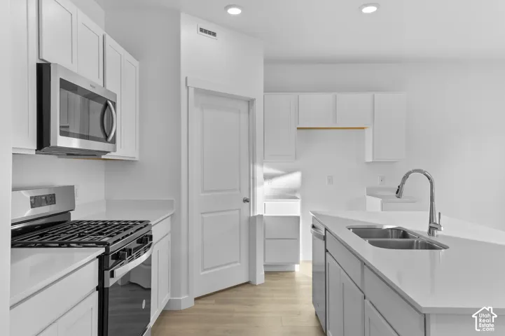 Pictures are of a finished home of the same floor plan, and the available home may contain different options, upgrades, and exterior color and/or elevation style.