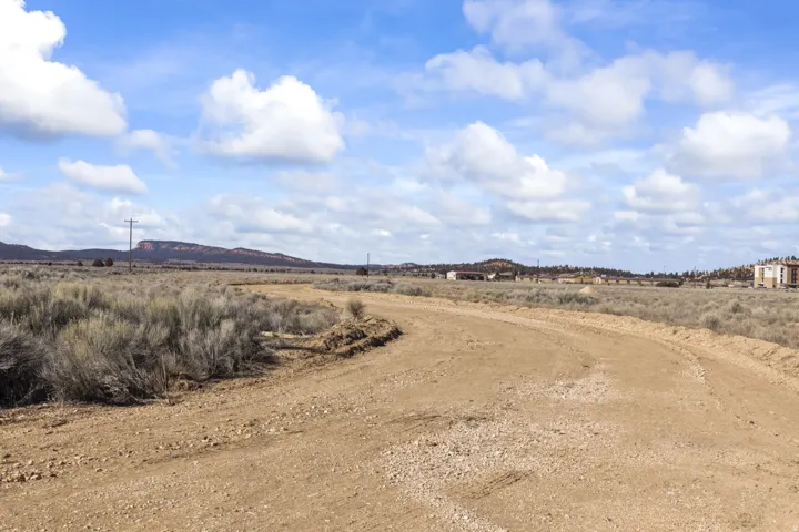1121 W Utah State Hwy 12, Bryce, Utah 84764