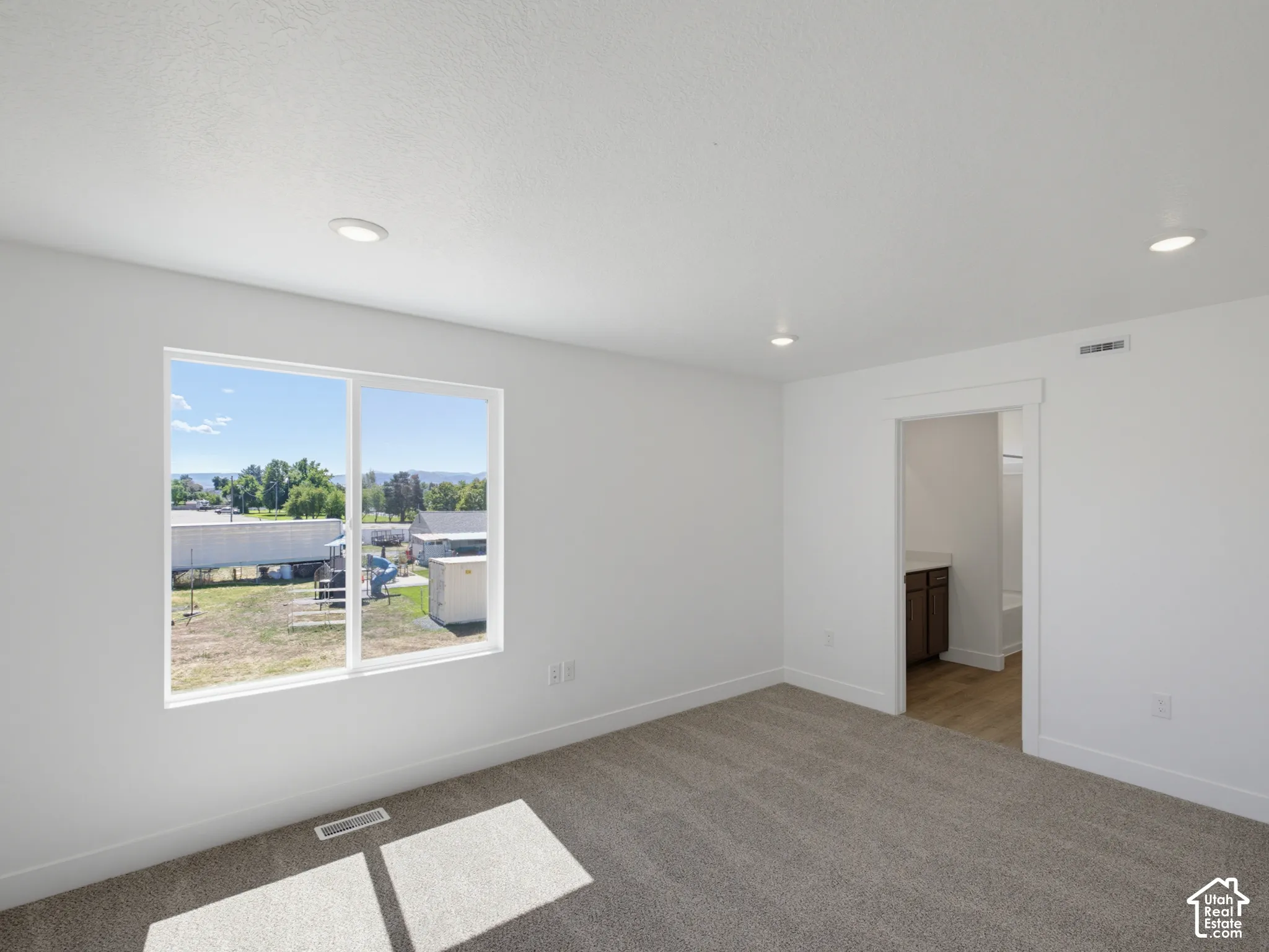 Actual home may differ in color/material/options. Pictures are of finished homes of the same floor plan and may contain options/upgrades/ decorations/ furnishings not available at the advertised price.