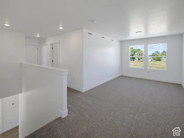 Actual home may differ in color/material/options. Pictures are of finished homes of the same floor plan and may contain options/upgrades/ decorations/ furnishings not available at the advertised price.