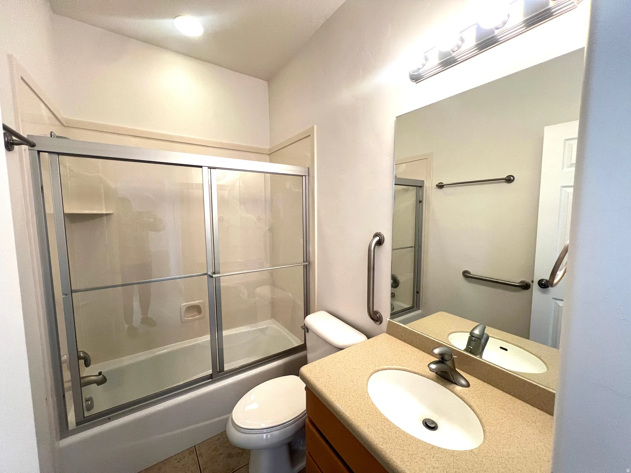 2nd bathroom