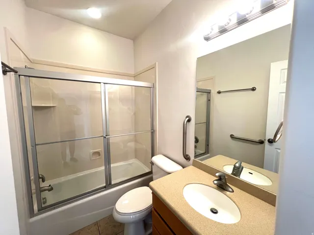 2nd bathroom