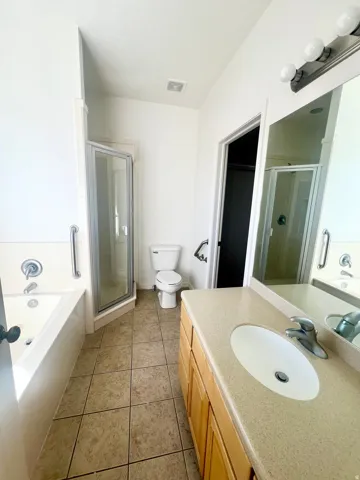 Master bathroom with sep. tub and shower