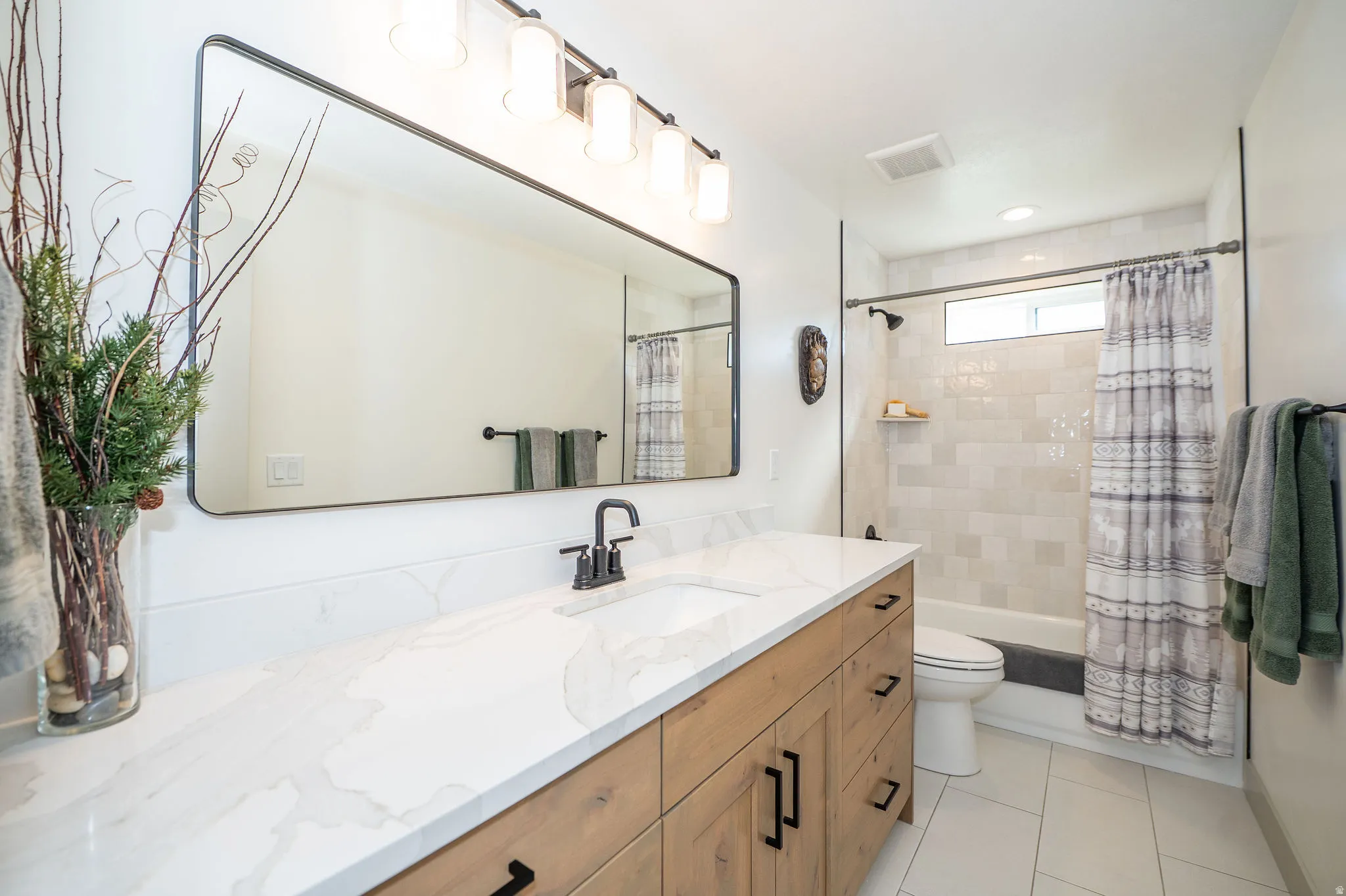 Full Bathroom #4