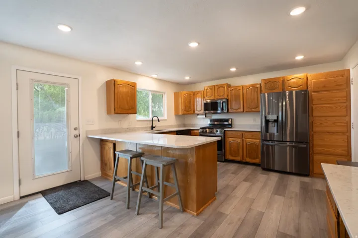 Quartz countertops with polished cabinets